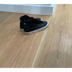 Only used a couple times. Blacked out Nike tennis shoes